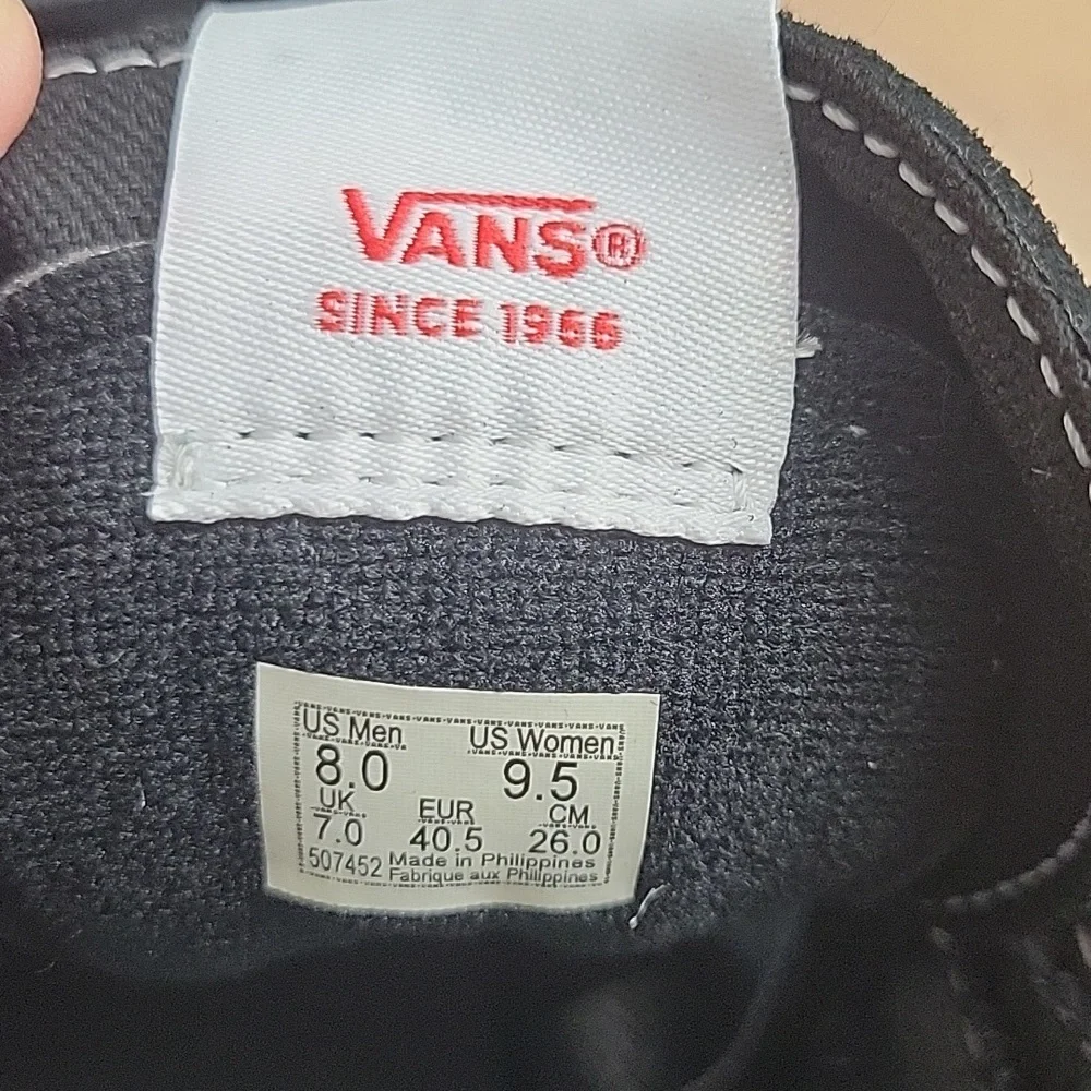 Van's SK8-Hi Flame in the box no lid authentic uper textile and leather.